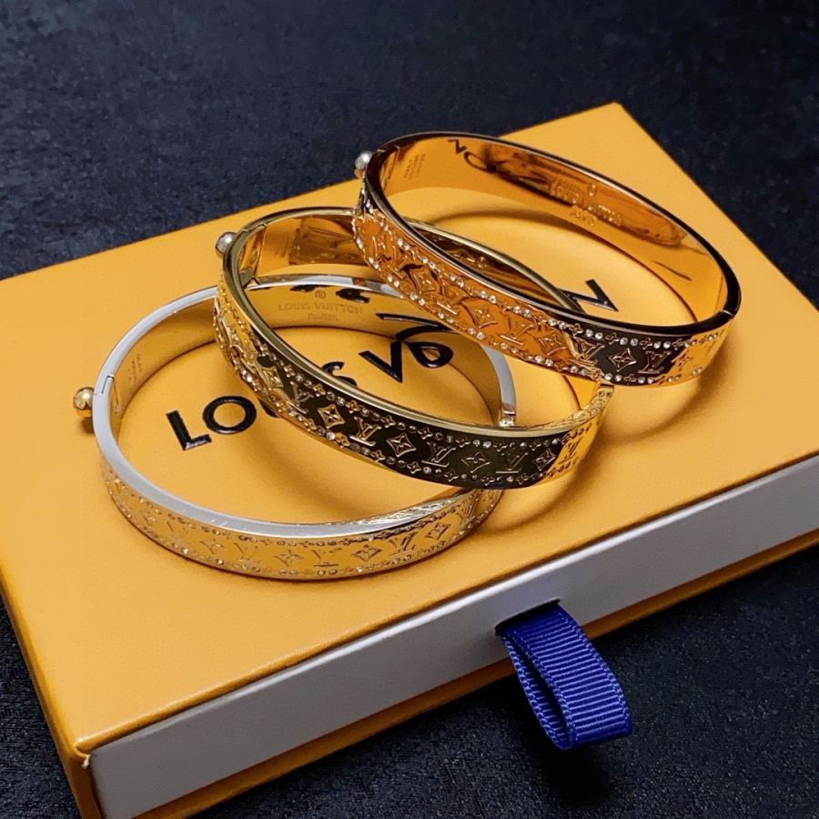 Louis Vuitton Jewelry New Arrival LV Louis Vuitton 14 K MM — Premium Replica — photo 9