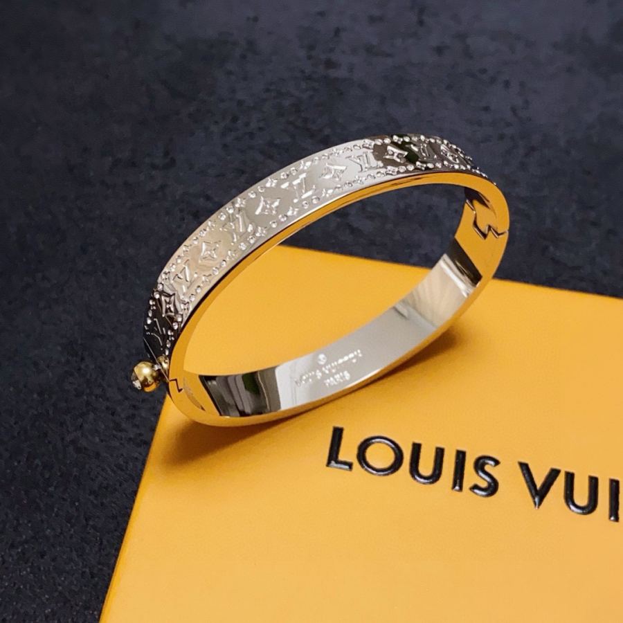 Louis Vuitton Jewelry New Arrival LV Louis Vuitton 14 K MM — Premium Replica — photo 6