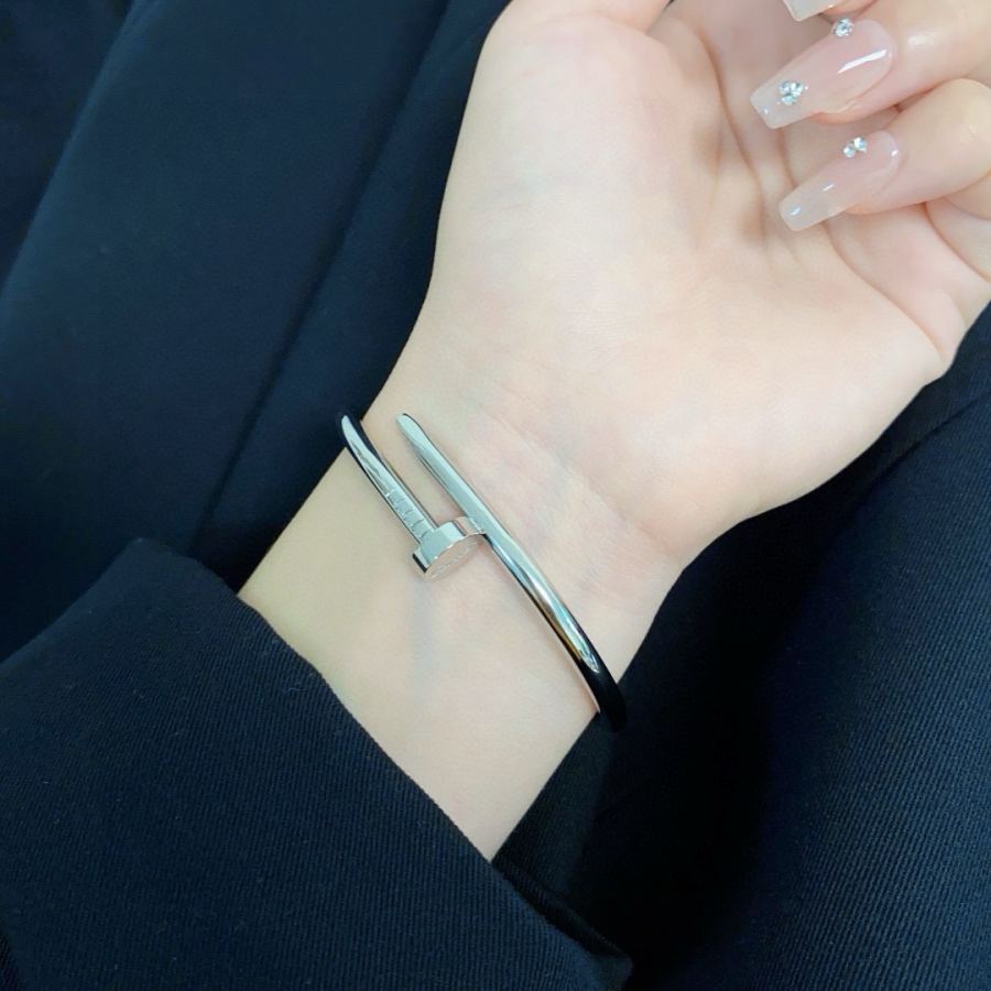 Cartier Jewelry Cartier 18k logo 360 — 1:1 Replica For Sale — photo 2