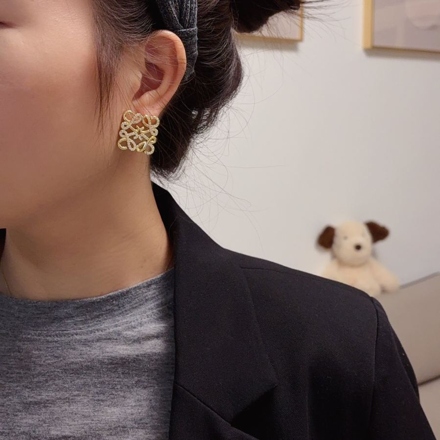 Loewe Jewelry New LOEWE L0 EWE Anagram LOEWE ZP — 1:1 Replica — photo 2
