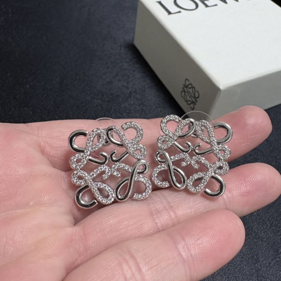 Loewe Jewelry New LOEWE L0 EWE Anagram LOEWE ZP — 1:1 Replica — photo 6