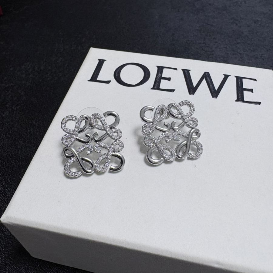 Loewe Jewelry New LOEWE L0 EWE Anagram LOEWE ZP — 1:1 Replica — photo 4