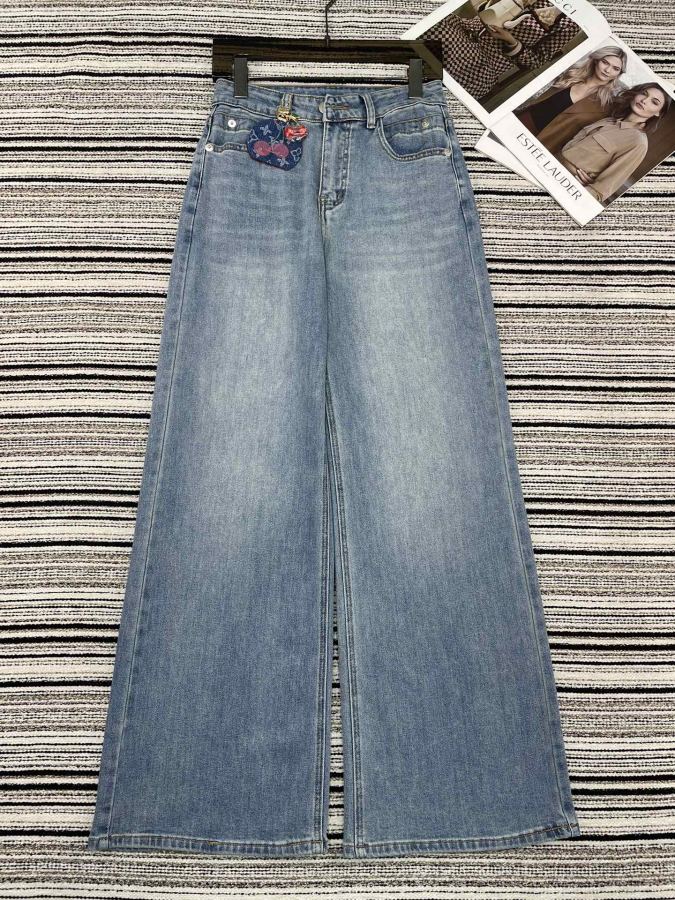 LV Women New jeans, denim fabric super slimming, wide-leg style, pair with short top or dad shoes — Premium Replica