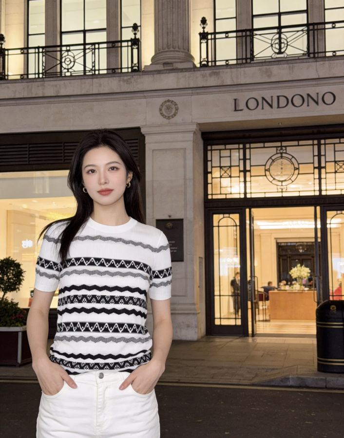 LV Women Spring and Summer 26 High-luxury imported ultra-fine Lenzing Tencel, LV holiday style flower — 1:1 Replica — photo 6
