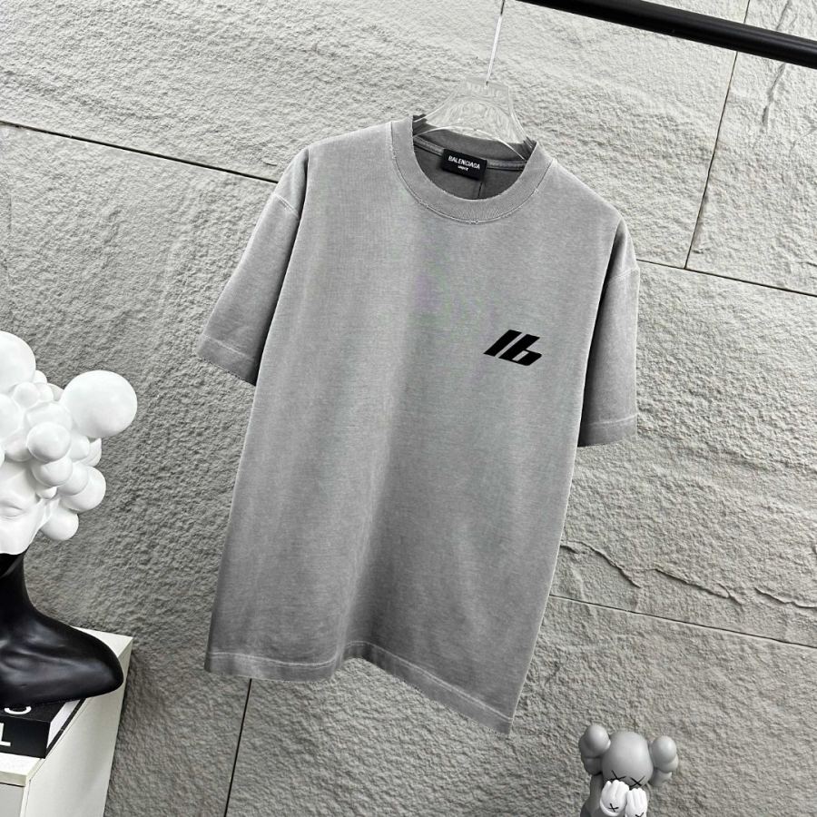 BALENCIAGA homme BALE Nciaga* * Nouveau T — photo 3