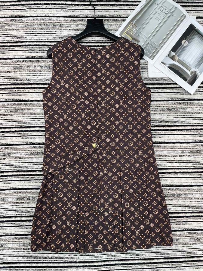 LV Women New dress, classic shape. The pattern design can modify the neck line very well, and the — 1:1 Replica For Sale — photo 9
