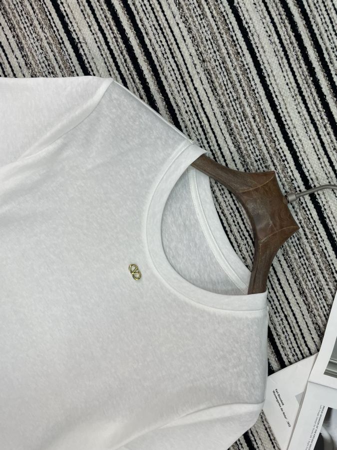 Valentino Women New T — 1:1 Replica For Sale — photo 2