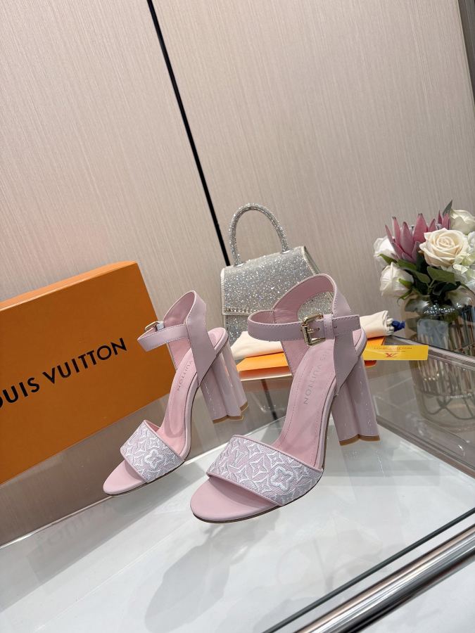 LV women's shoes The same style as the L Spring and Summer Show｜10cm beautiful sandals, restored — 1:1 Replica For Sale — photo 4