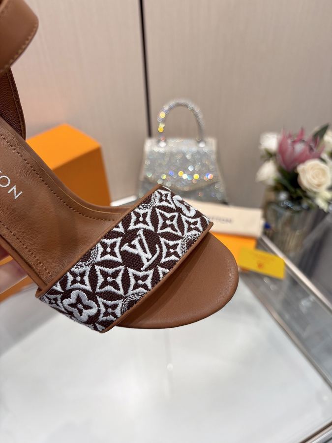 LV women's shoes The same style as the L Spring and Summer Show｜10cm beautiful sandals, restored — Premium Replica — photo 7