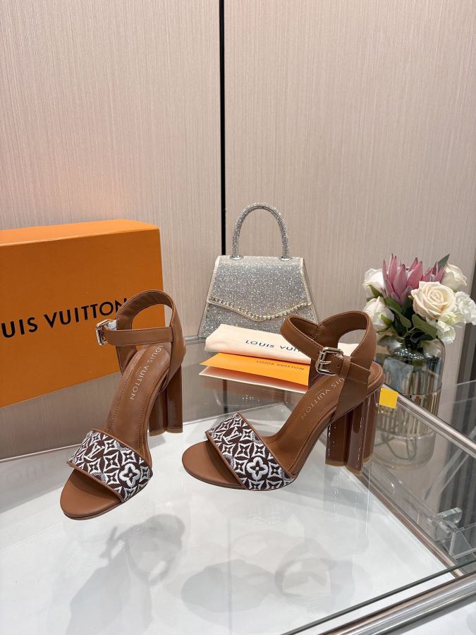 LV women's shoes The same style as the L Spring and Summer Show｜10cm beautiful sandals, restored — Premium Replica — photo 3