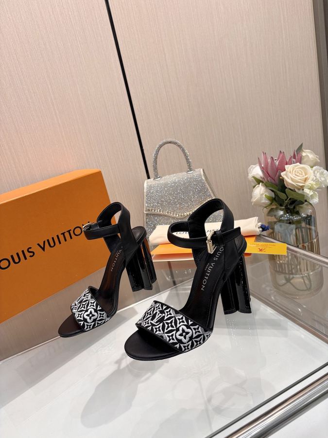 LV women's shoes The same style as the L Spring and Summer Show｜10cm beautiful sandals, restored — Premium Replica — photo 4