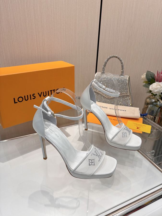 LV women's shoes L’s new spring/summer 2026｜hot-drilled high-heeled sandals are so beautiful — 1:1 Replica — photo 3