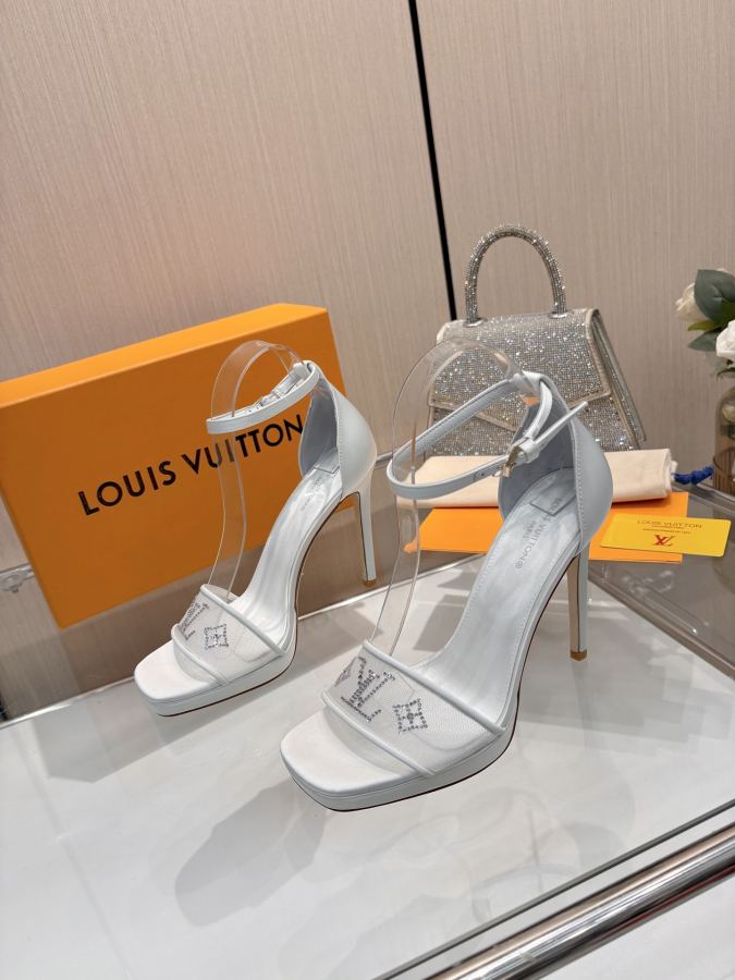 LV women's shoes L’s new spring/summer 2026｜hot-drilled high-heeled sandals are so beautiful — 1:1 Replica — photo 4