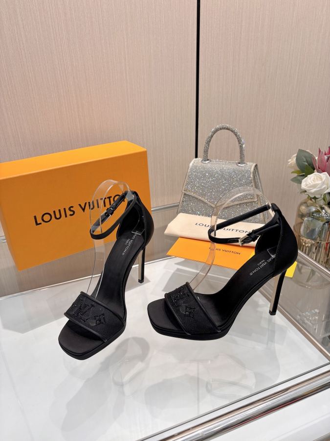 LV women's shoes L’s new spring/summer 2026｜hot-drilled high-heeled sandals are so beautiful — Premium Replica — photo 2