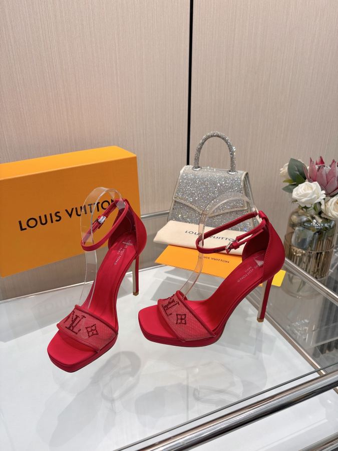 LV women's shoes L’s new spring/summer 2026｜hot-drilled high-heeled sandals are so beautiful — 1:1 Replica For Sale — photo 7