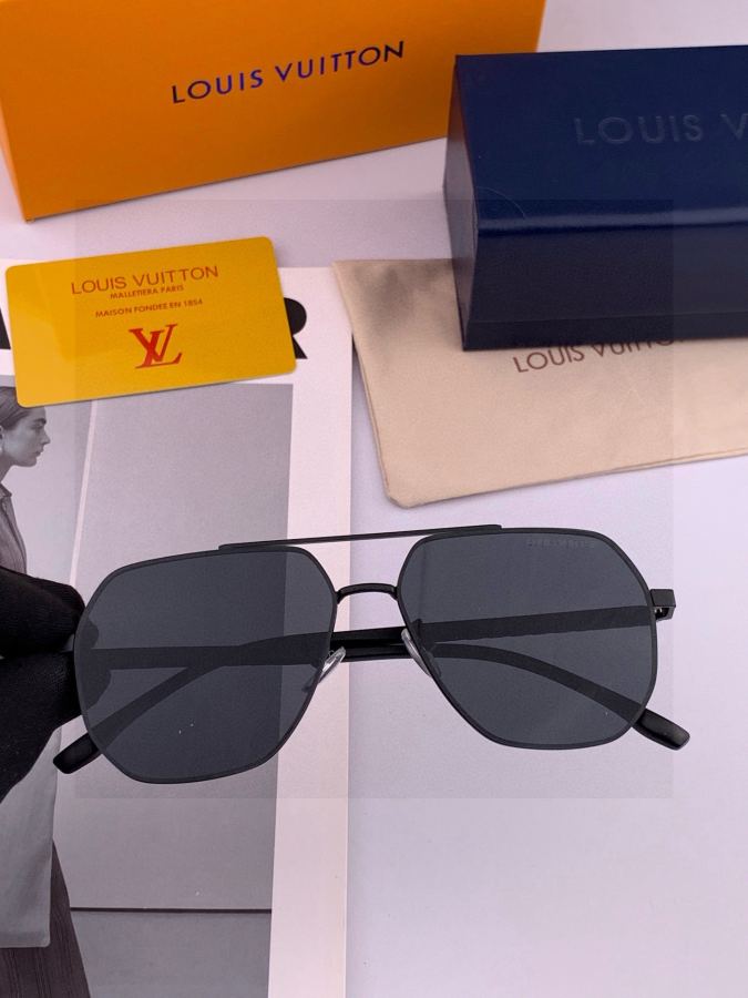 LV glasses LV men's colorful aviator polarized sunglasses Material: HD nylon thickened card slot — 1:1 Replica For Sale — photo 5