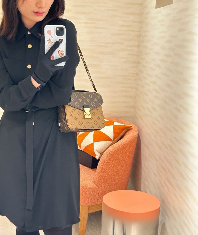 LV bag The new postman backpack is super tall, and the shoulder strap can also be worn cross-body — 1:1 Replica — photo 9
