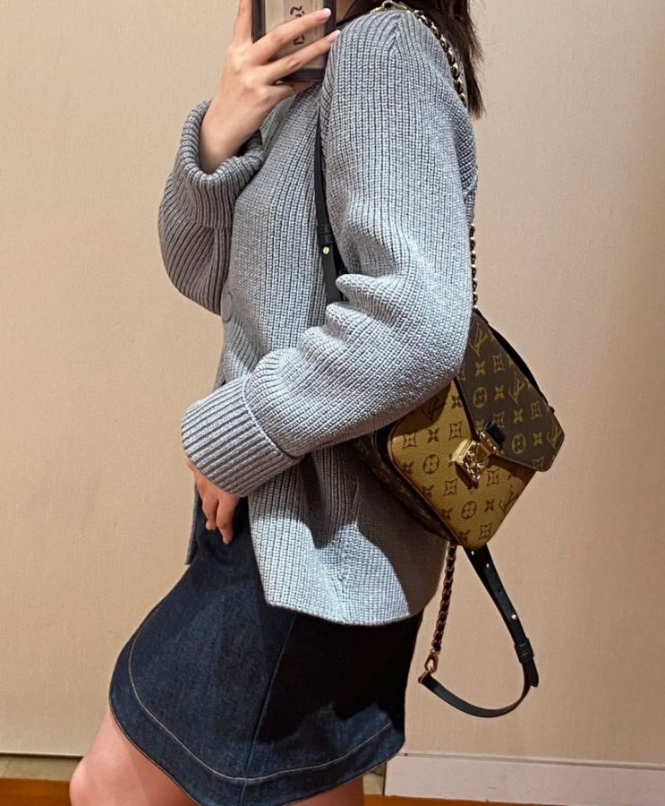 LV bag The new postman backpack is super tall, and the shoulder strap can also be worn cross-body — 1:1 Replica — photo 3