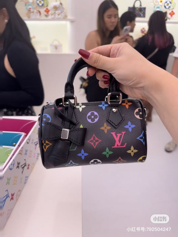 LV bag Awaken youth and vitality with color — 1:1 Replica For Sale — photo 3