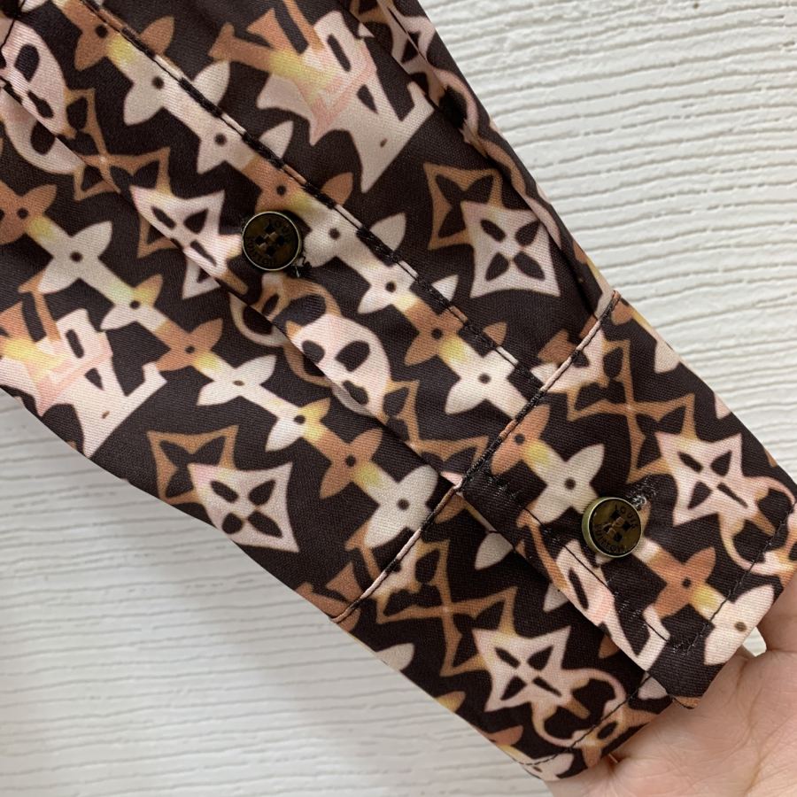 LV Women D26012273 LOUIS* LV logo 𝑺 𝑴 𝑳 M 44 102 61 71 | 76 — Premium Replica — photo 8