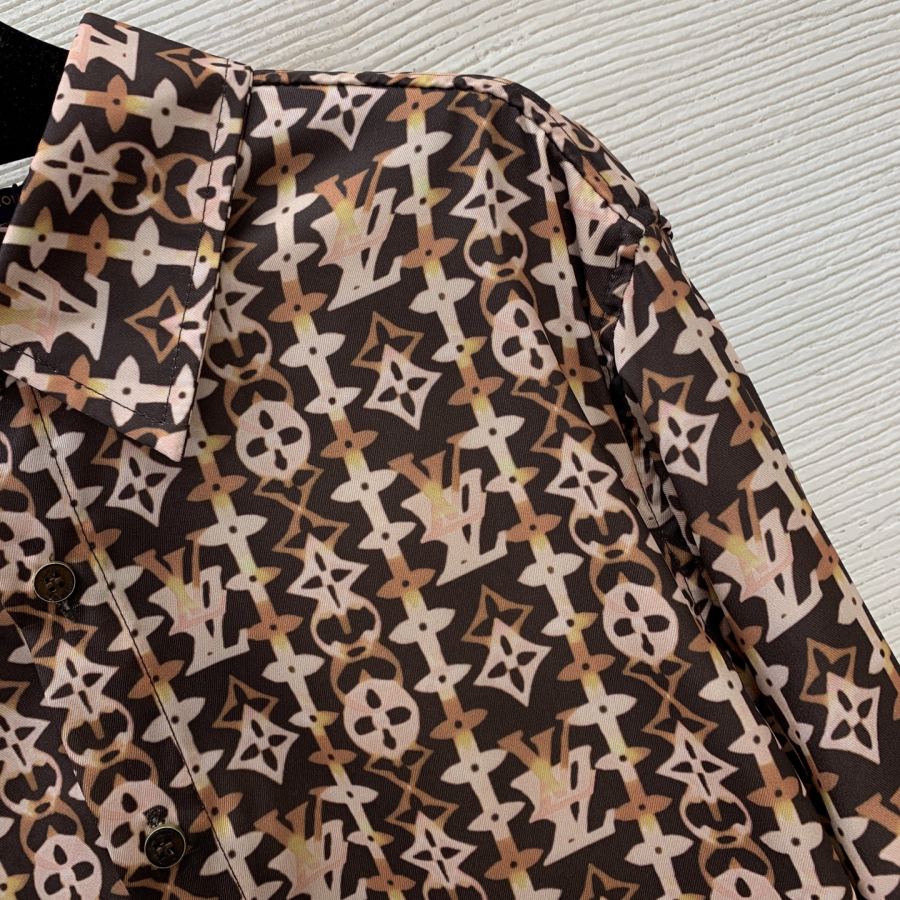 LV Women D26012273 LOUIS* LV logo 𝑺 𝑴 𝑳 M 44 102 61 71 | 76 — Premium Replica — photo 4