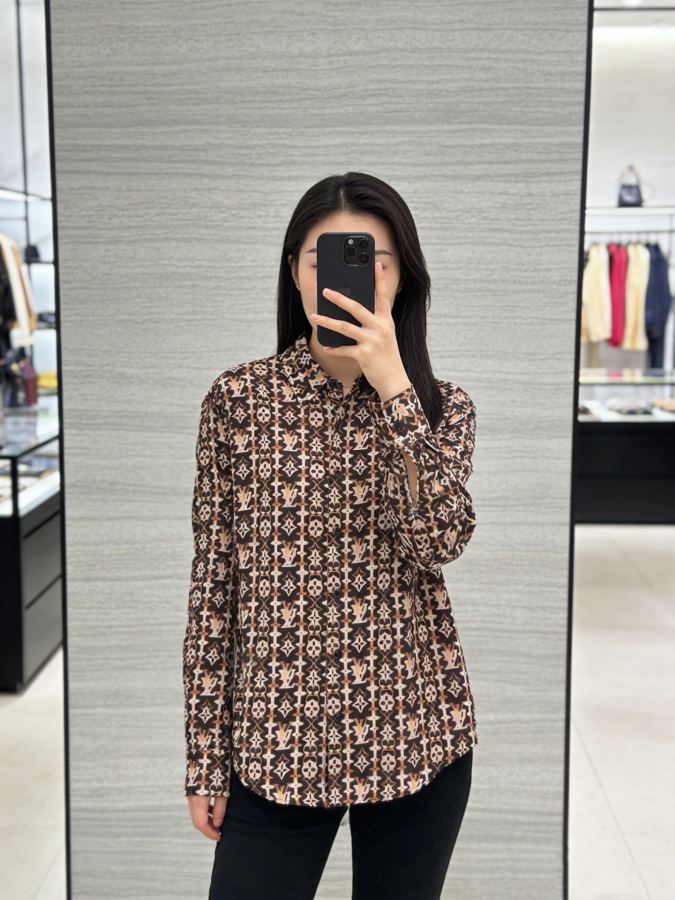 LV Women D26012273 LOUIS* LV New logo 𝑺 𝑴 𝑳 M 44 102 61 71/ 76 — 1:1 Replica — photo 4