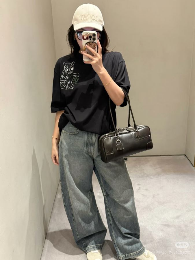 LV Women G26012343 LOEW* LV New logo T 𝑺 𝑴 𝑳 𝑿𝑳 𝑿𝑿𝑳 M 44 — 1:1 Replica For Sale — photo 5