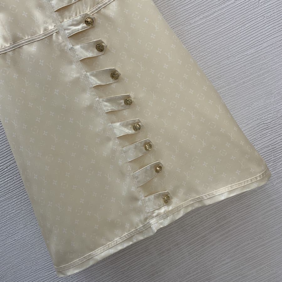 LV Women D26031287 LOUIS* LV logo A 𝑺 𝑴 𝑳 M 88 78 85 — 1:1 Replica For Sale — photo 4