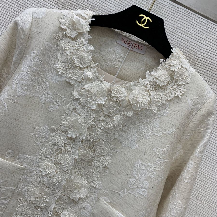 Valentino Women G26030943 VALENTIN*O New A 𝑺 𝑴 𝑳 𝑿𝑳 M 40 100 60 50 — AAA Quality Replica — photo 2