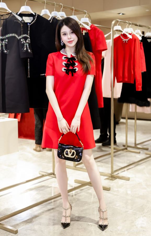 Valentino Women G26030945 VALENTIN*O 2026 𝑺 𝑴 𝑳 𝑿𝑳 S 88 20 87 — AAA Quality Replica — photo 5
