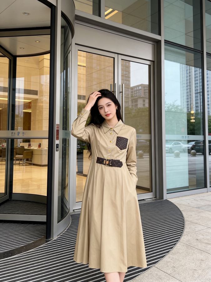 LV Women D26031175 LOUIS* LV New logo 𝑺 𝑴 𝑳 𝑿𝑳 𝑿𝑿𝑳 M — 1:1 Replica — photo 4