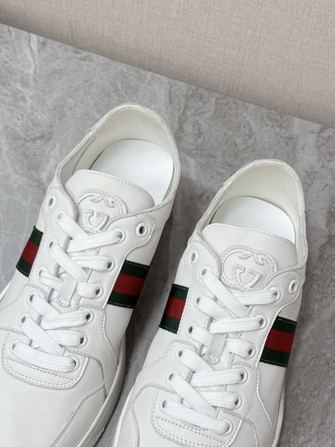 Gucci women's shoes Gucci's latest spring and summer catwalk style casual shoes for couples — Premium Replica — photo 9