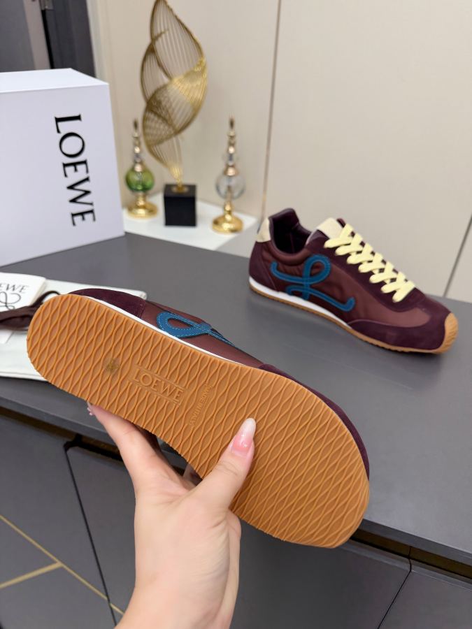 LOEWE women's shoes Really Forrest Gump shoes, the foot feel is invincible! The most popular model — 1:1 Replica For Sale — photo 8