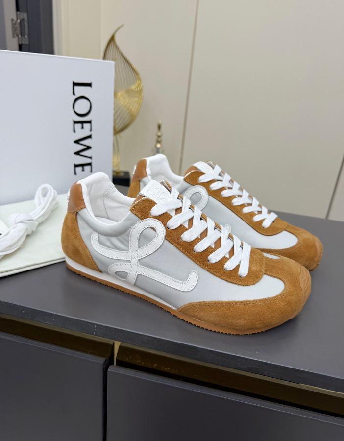 LOEWE women's shoes Really Forrest Gump shoes, the foot feel is invincible! The most popular model — 1:1 Replica For Sale — photo 2