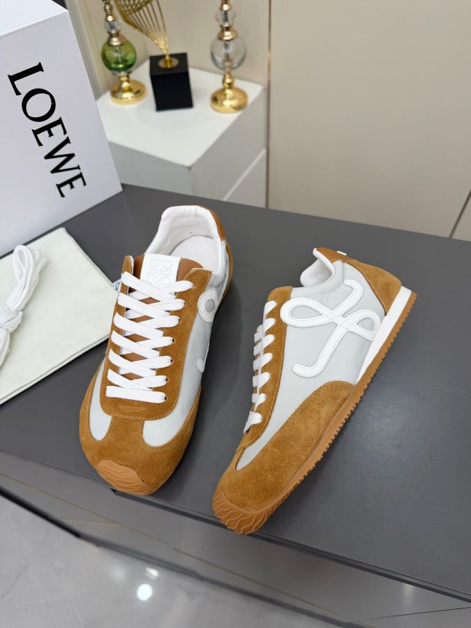 LOEWE women's shoes Really Forrest Gump shoes, the foot feel is invincible! The most popular model — 1:1 Replica For Sale — photo 4