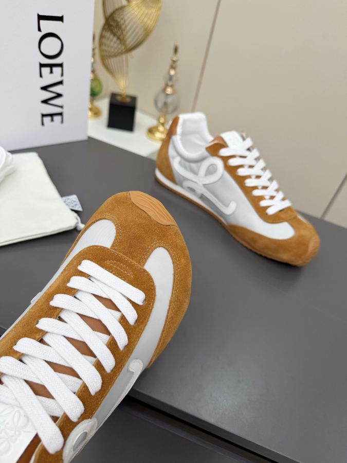 LOEWE women's shoes Really Forrest Gump shoes, the foot feel is invincible! The most popular model — 1:1 Replica For Sale — photo 5