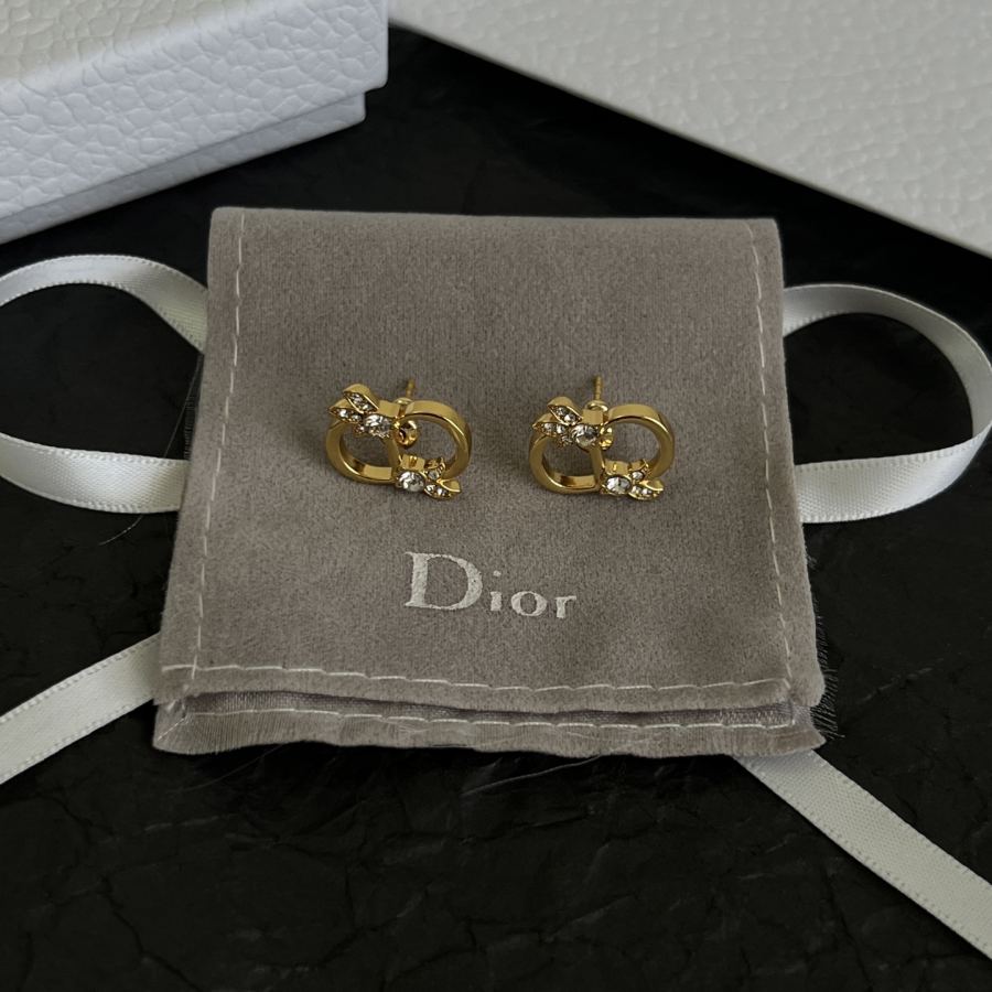 Dior Jewelry Dior earrings are always new at the counters, and the original ones are selected. They — 1:1 Replica — photo 3