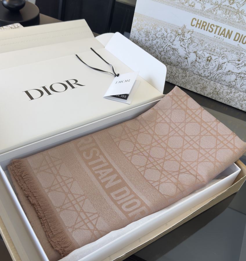 dior glasses Dior classic diamond square scarf, rouge pink is super gentle, soft and light texture, — AAA Quality Replica — photo 9