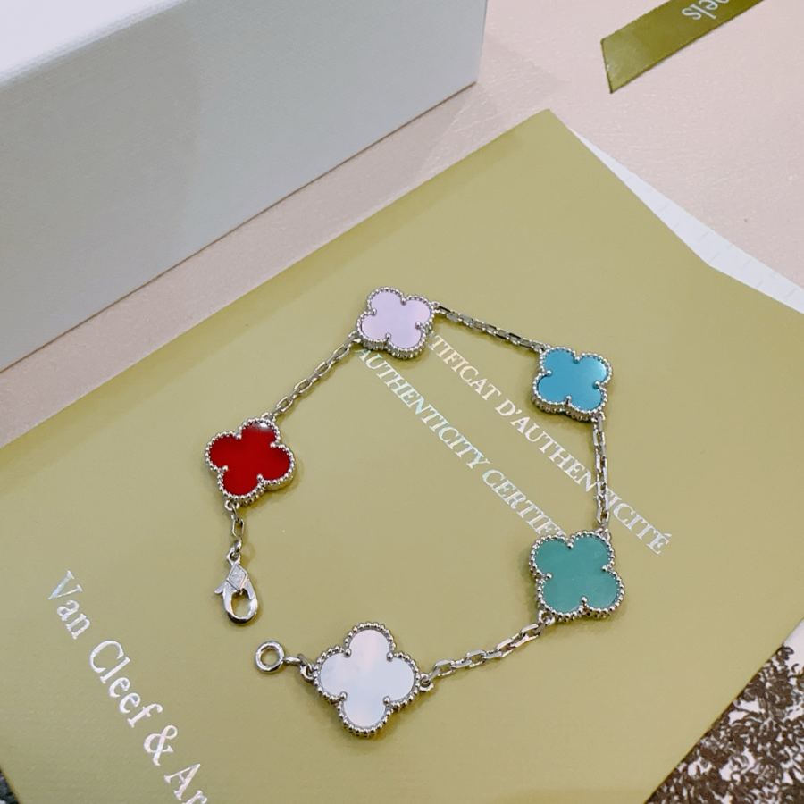 Van Cleef & Arpels Jewelry Four-leaf clover Rainbow color bracelet V gold material — AAA Quality Replica