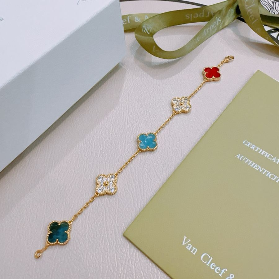 Van Cleef & Arpels Jewelry Four-leaf clover bracelet, rainbow color, V gold material, handmade, — AAA Quality Replica — photo 5