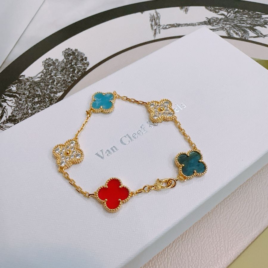 Van Cleef & Arpels Jewelry Four-leaf clover bracelet, rainbow color, V gold material, handmade, — AAA Quality Replica — photo 4