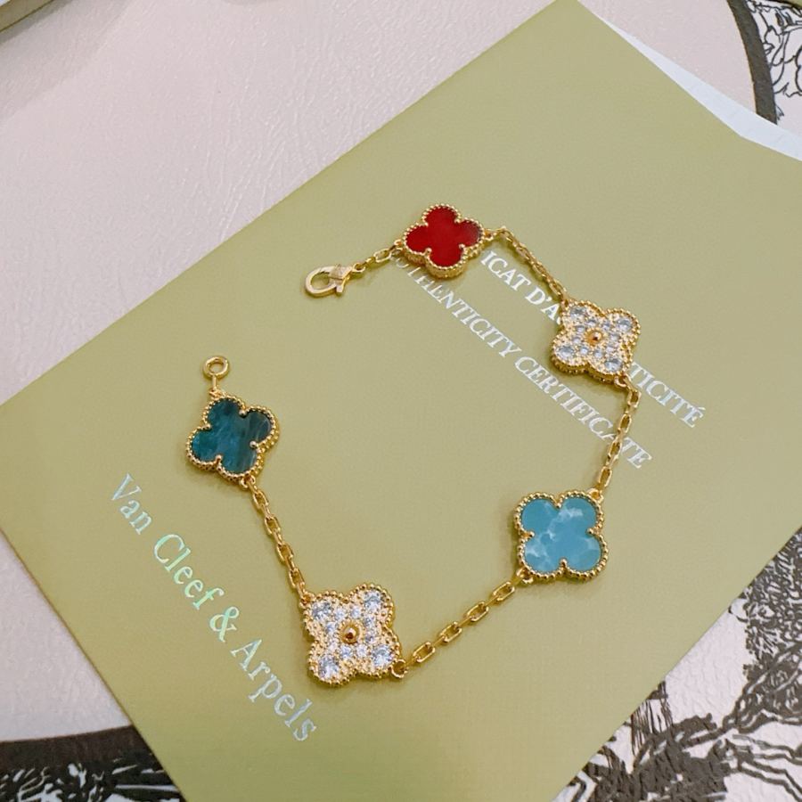 Van Cleef & Arpels Jewelry Four-leaf clover bracelet, rainbow color, V gold material, handmade, — AAA Quality Replica — photo 6