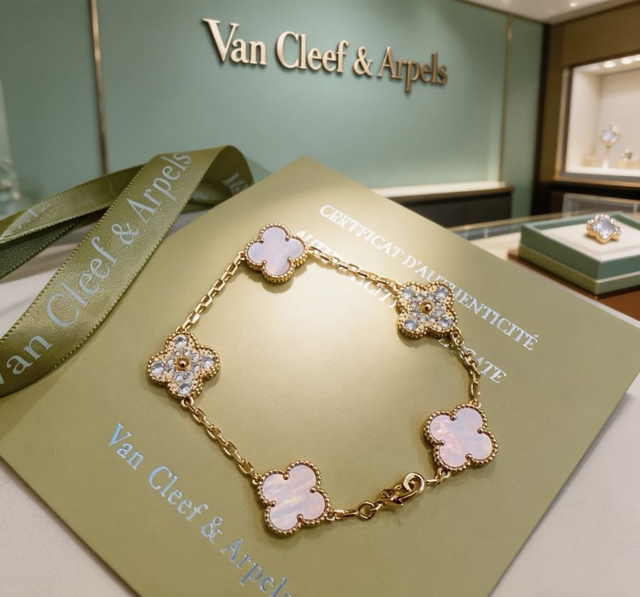 Van Cleef & Arpels Jewelry Four-leaf clover Rainbow color bracelet V gold material series — Premium Replica — photo 4