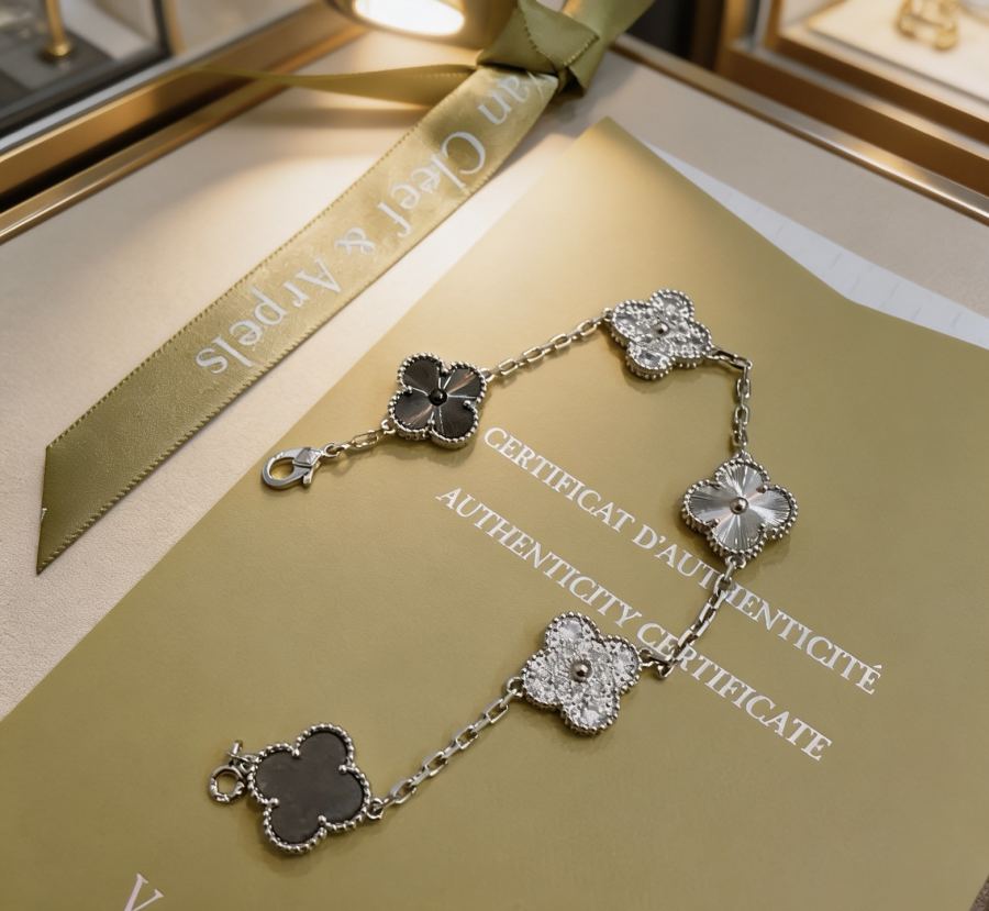 Van Cleef & Arpels Jewelry Four-leaf clover bracelet, rainbow color, V gold material, handmade, — 1:1 Replica For Sale — photo 2
