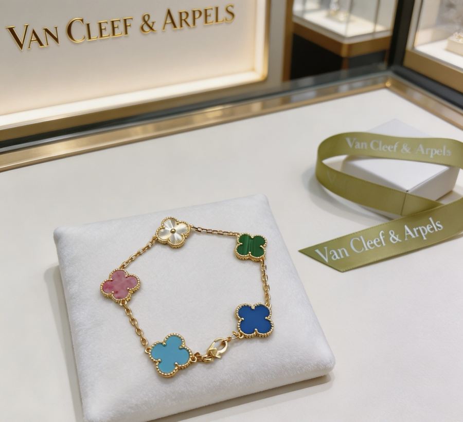 Van Cleef & Arpels Jewelry Four-leaf clover bracelet, Rainbow color, V gold material, handmade, — 1:1 Replica — photo 6