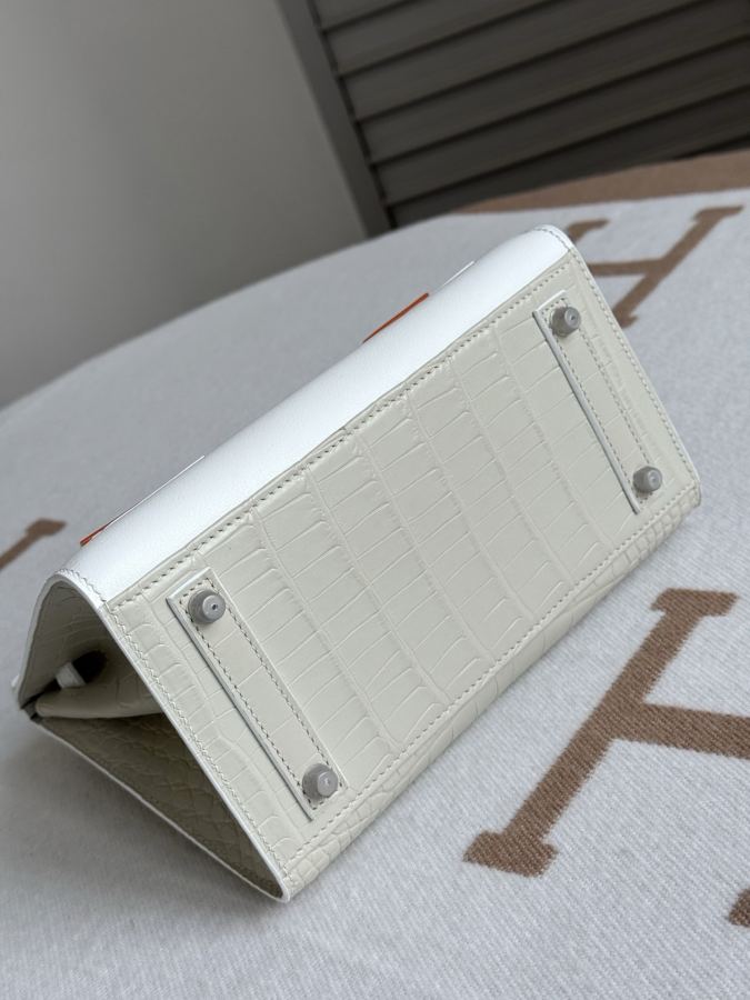 Hermes bag The house is covered with platinum 20 CM Chuxue Spot texture matte American crocodile, — 1:1 Replica For Sale — photo 4