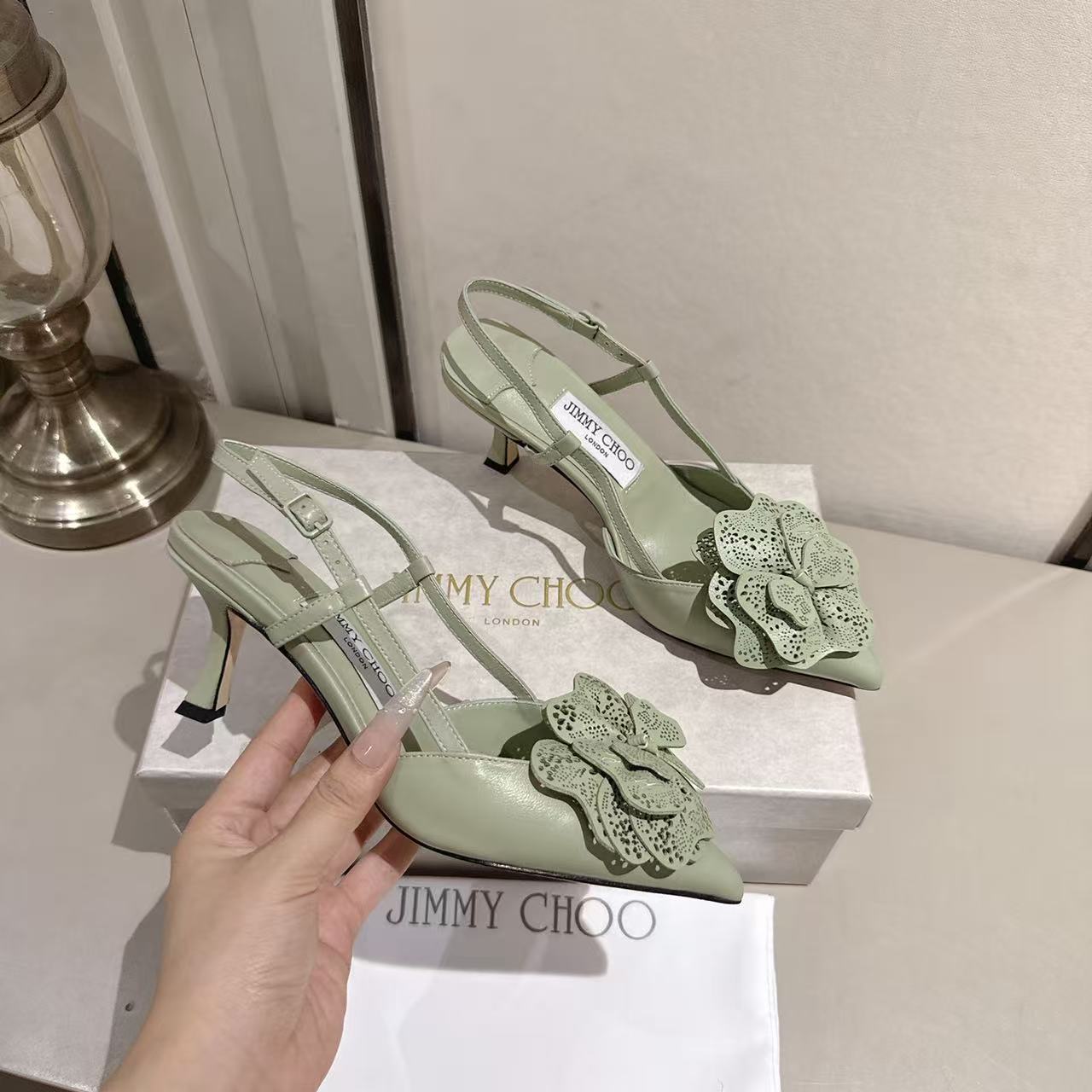 JIMMY women's shoes Milan catwalk New three-dimensional lace petal low heels, — Premium Replica — photo 5