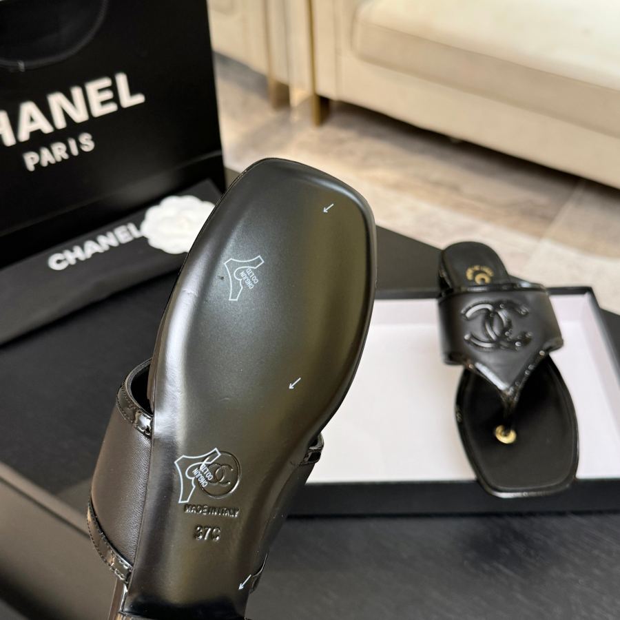 CHANEL women's shoes s New Chanel Coco Mary Jane Logo — AAA Quality Replica — photo 4