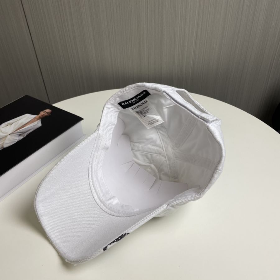 Balenciaga Hut BALENCIAGA Neues Logo, Stil — photo 4
