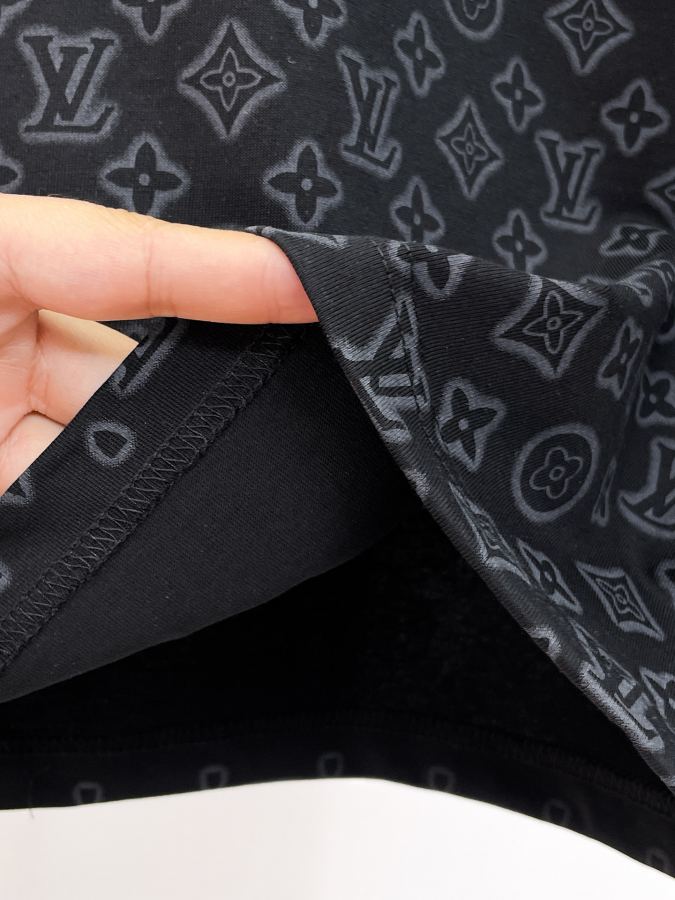 LV men LV 2026 New T logo 260. M-XXXL — 1:1 Replica For Sale — photo 8